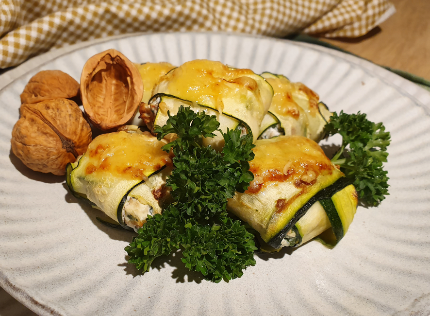 Zucchini-Päckchen mit Ricotta und Walnüssen - Zum torkelnden Eber